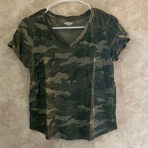Old Navy Women's Green Camouflage Short Sleeve Tee